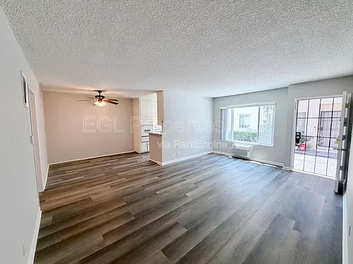362 N San Vicente Blvd #D Photo 1 362 N San Vicente Blvd #D Photo 1