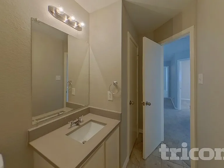 541 Gibson St — Photo 12