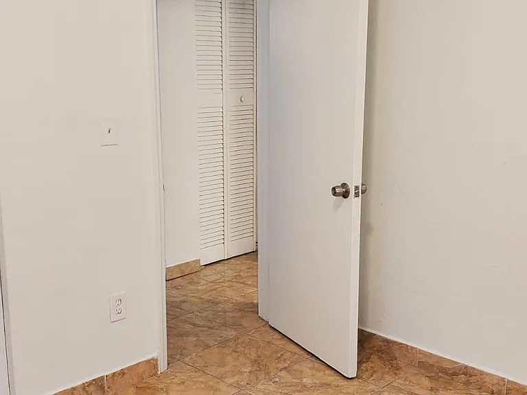 9870 Nicaragua Dr — Photo 10
