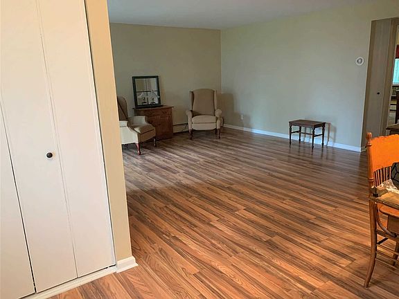 3rd image of 24 Richmond Blvd Unit 1B