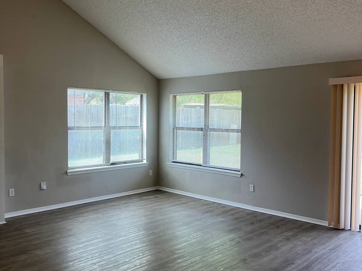 8113 Cinnamon Teal Dr. Oklahoma City, OK 73132 — Photo 3