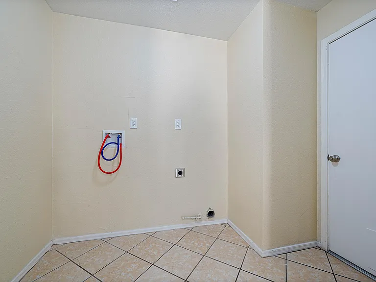 1596 W Carey Belle Ct — Photo 14