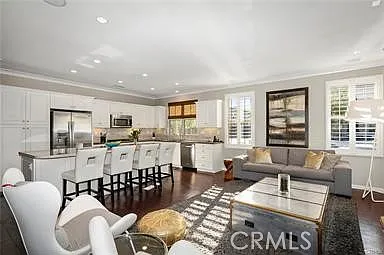 4 bed, 2315 sqft, $5,600 — Photo 4