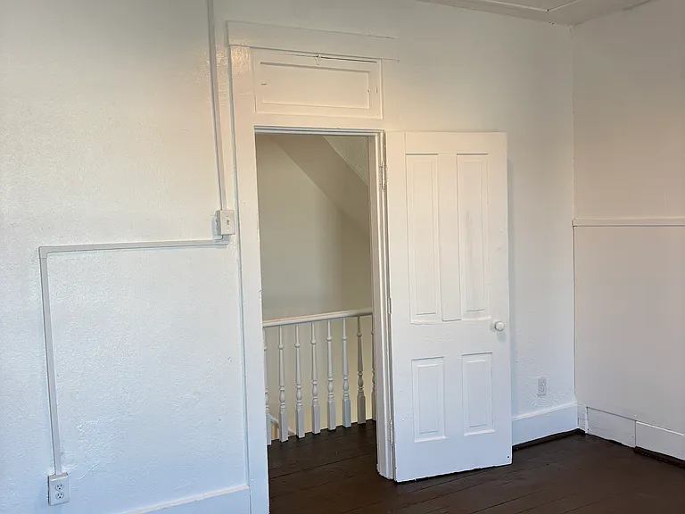 213 N 6th St #1/2 — Photo 9