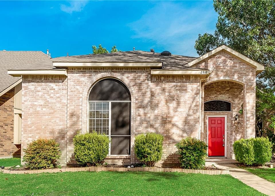 1st image of 2818 Lake Valley Dr