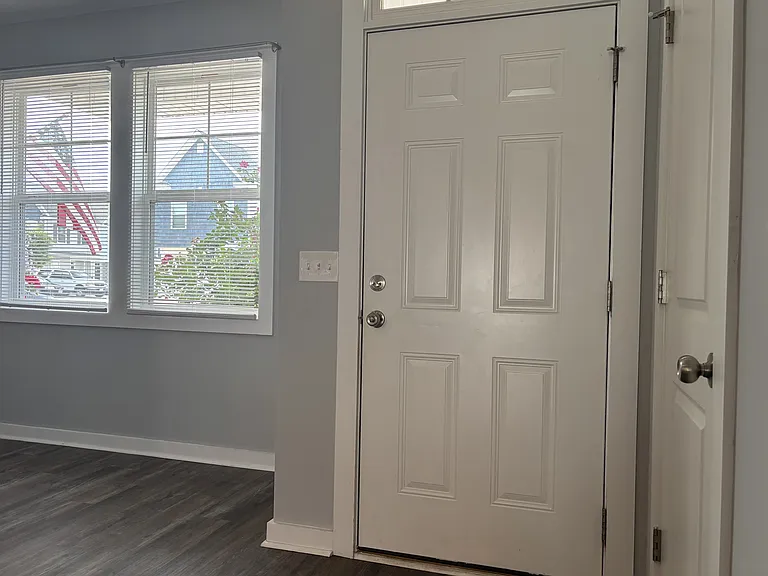 606 Windsurfing Ln — Photo 10