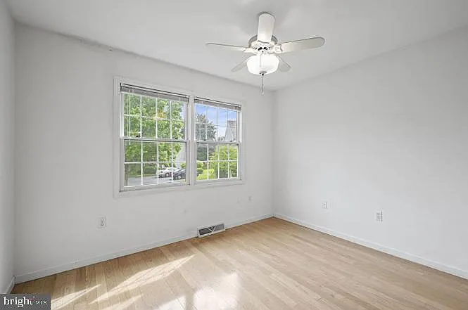 262 Crescent Dr — Photo 16