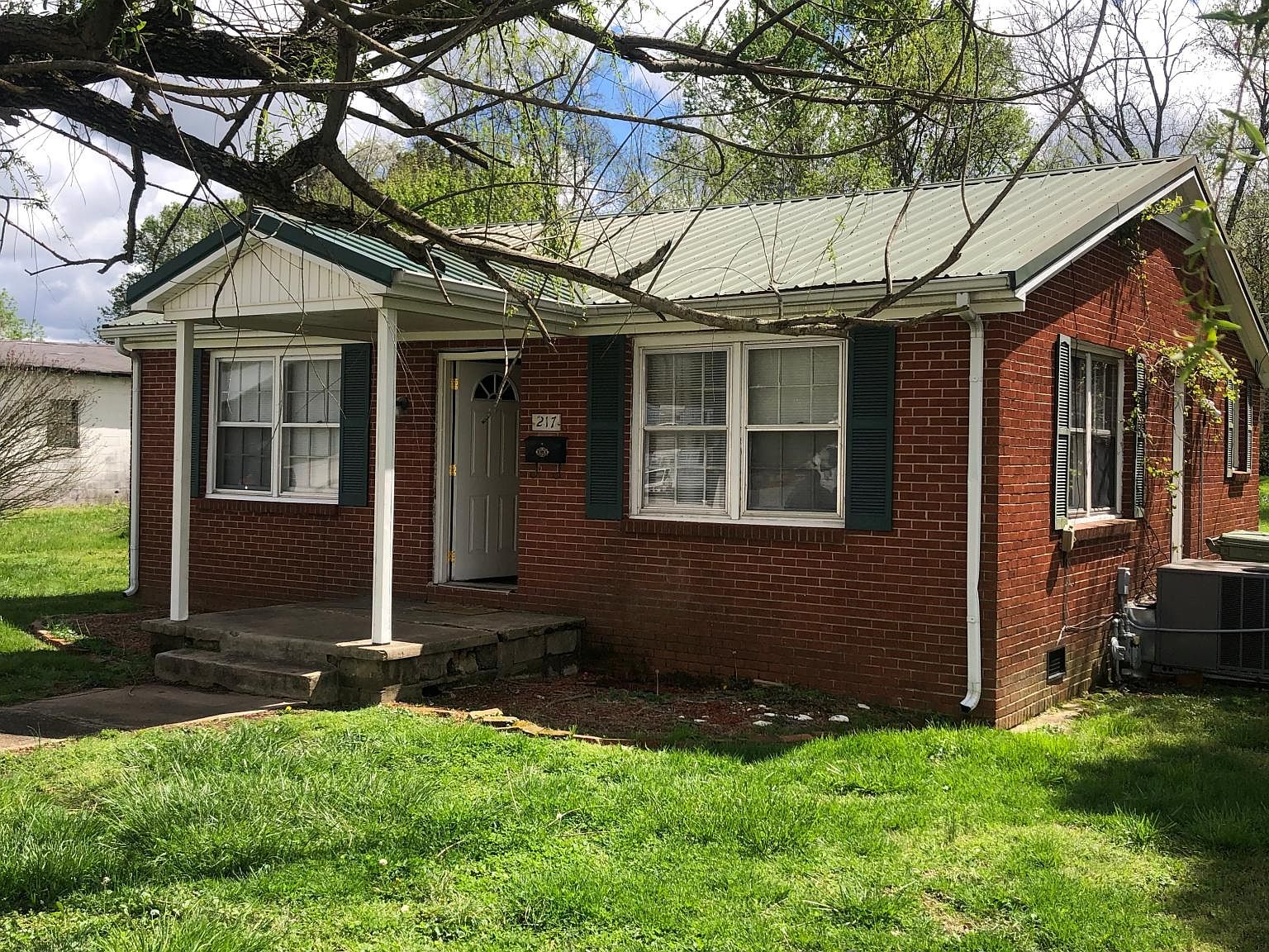 217 McDowell St, Lawrenceburg, TN 38464 Zillow