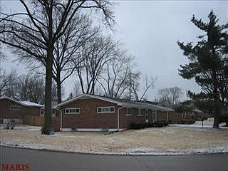 2nd image of 1001 Llewellyn Ln