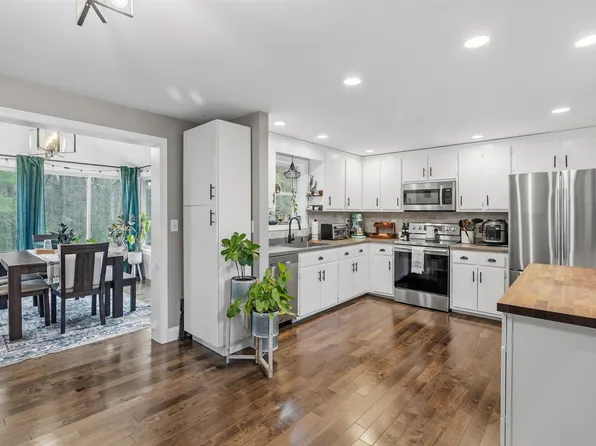 19 David Drive, Hudson, NH 03051