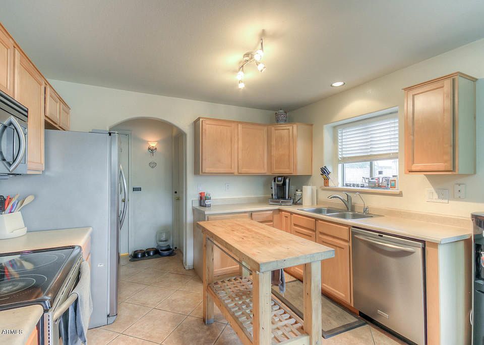 1st image of 1818 E Carla Vista Dr