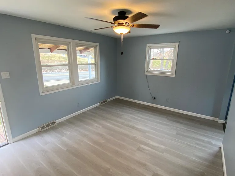3189 Vogel Rd — Photo 4