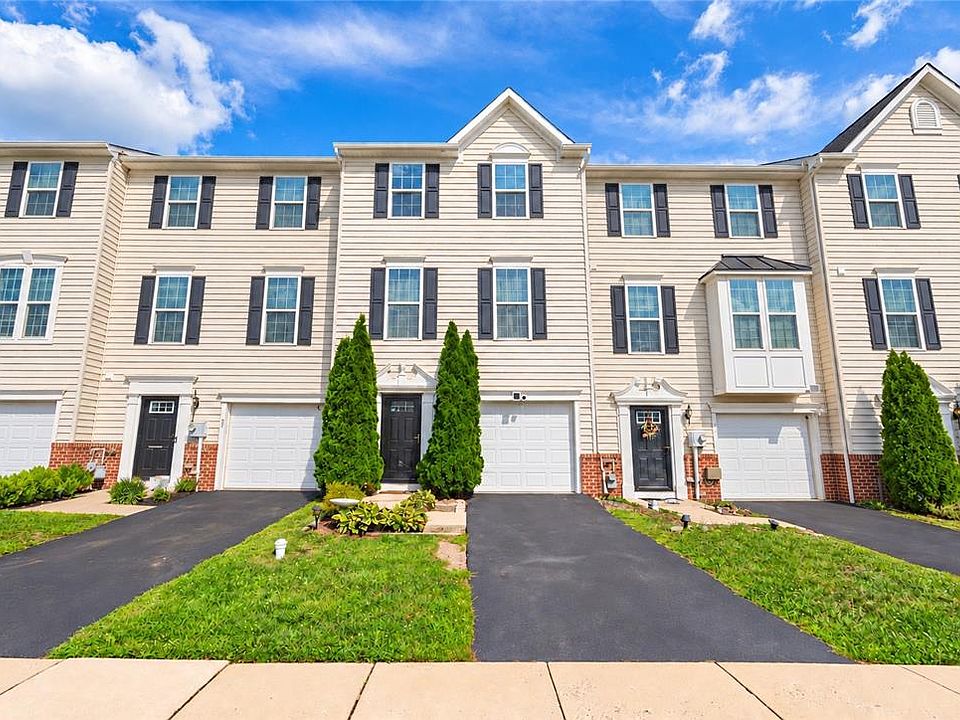 1st image of 82 Green View Dr