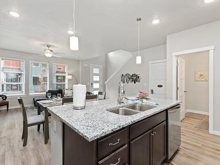 471 N Tessa Ln — Photo 17