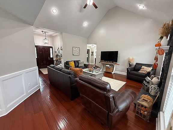 4th image of 2801 Katie Ln