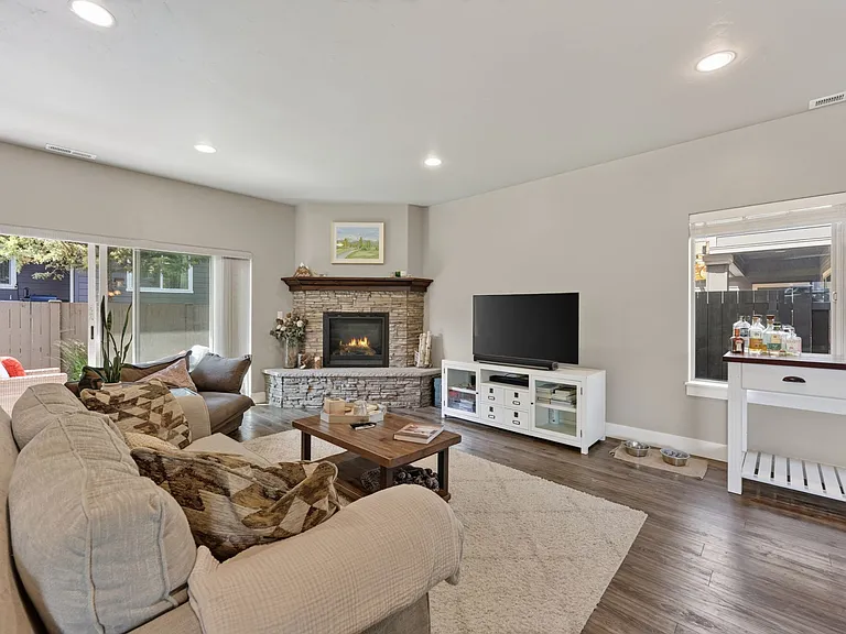 62879 NE Nolan St — Photo 12