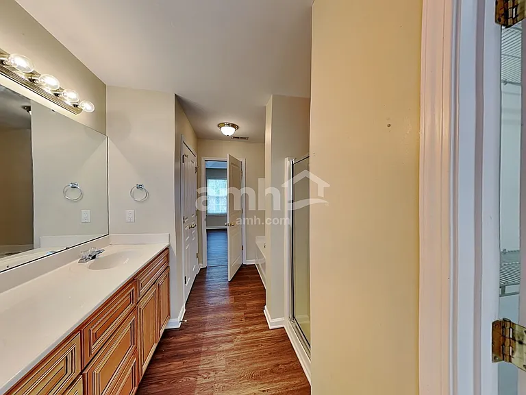 11112 Heritage Green Dr — Photo 15