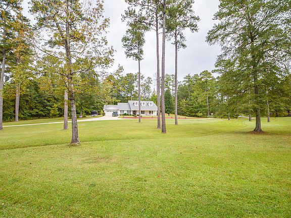 3rd image of 352 Valley Hills Cir