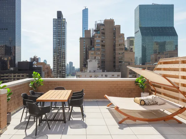 234 East 46th Street PH2104 image 2 of 20