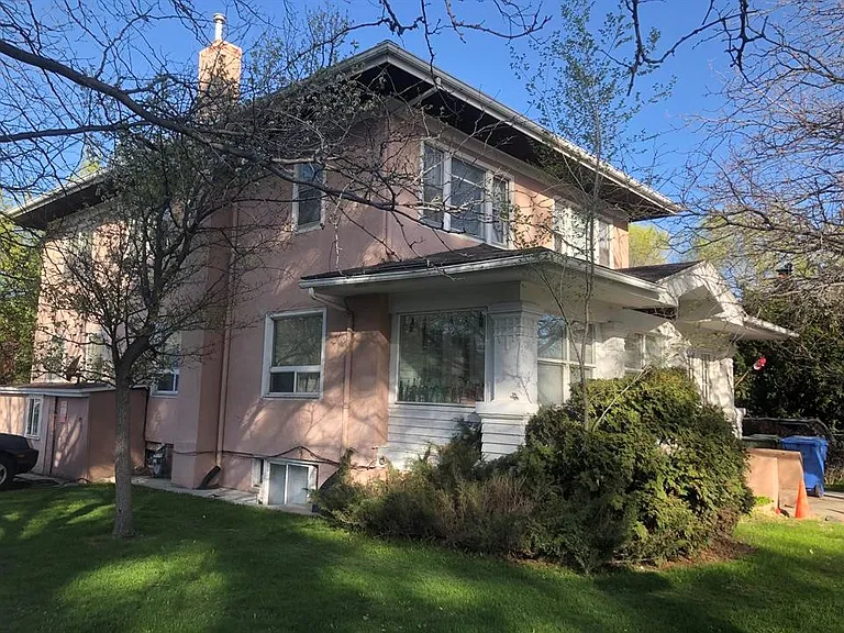 Apartments available in a highly desirable University District location! — Photo 6