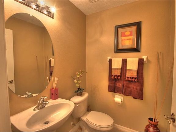 5th image of 2257 Park Crescent Dr