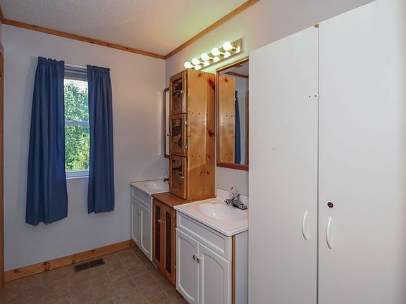 3rd image of 23956 Neon St NW