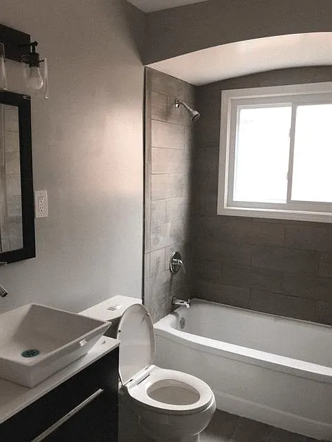 3 bed, 986 sqft, $1,200 — Photo 2