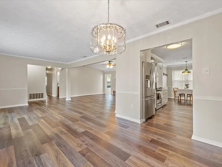 210 Pine Grove Dr — Photo 11