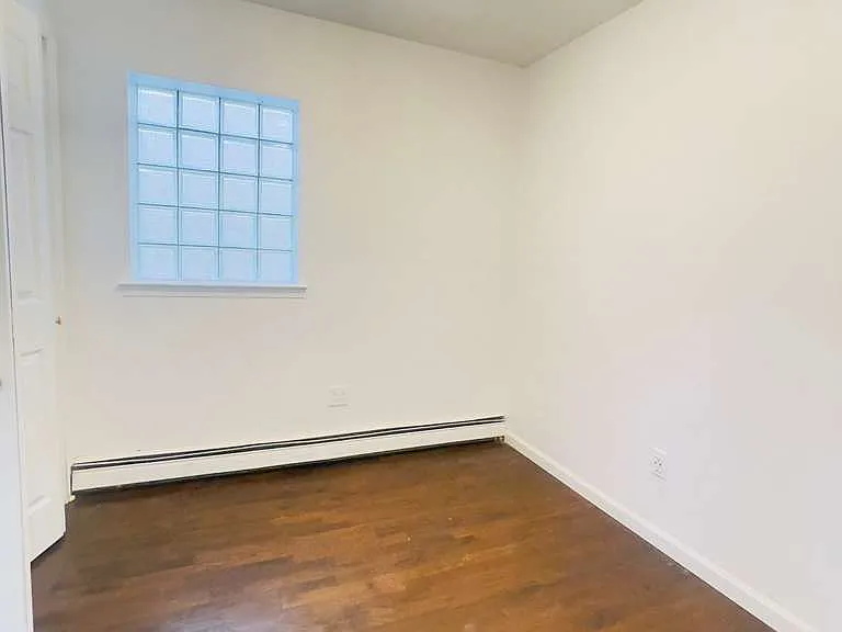 1776 E 12th St #1A — Photo 13