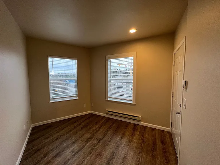 Davis Place Apartments — Photo 4