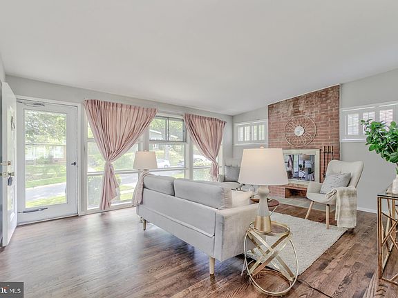 4th image of 314 Gruenther Ave