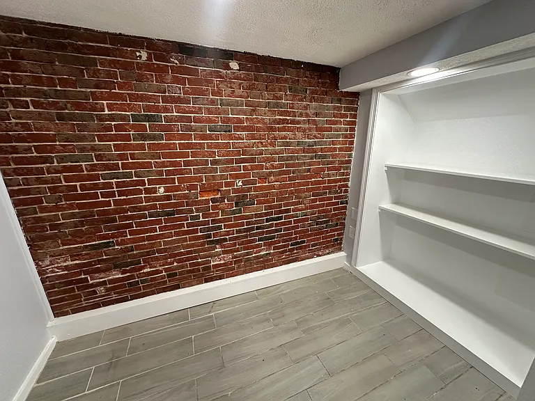 31 Chelsea St — Photo 10