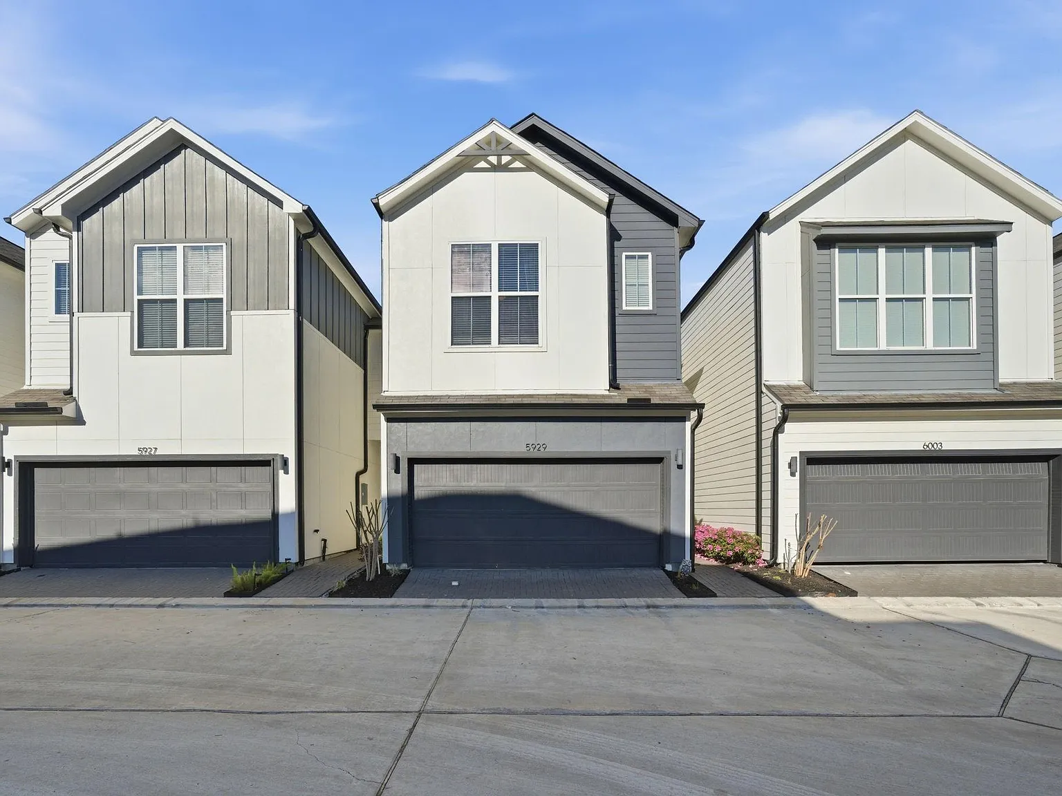 3 bed, 2.5 bath, 1629 sqft, $2,850 — Photo 2