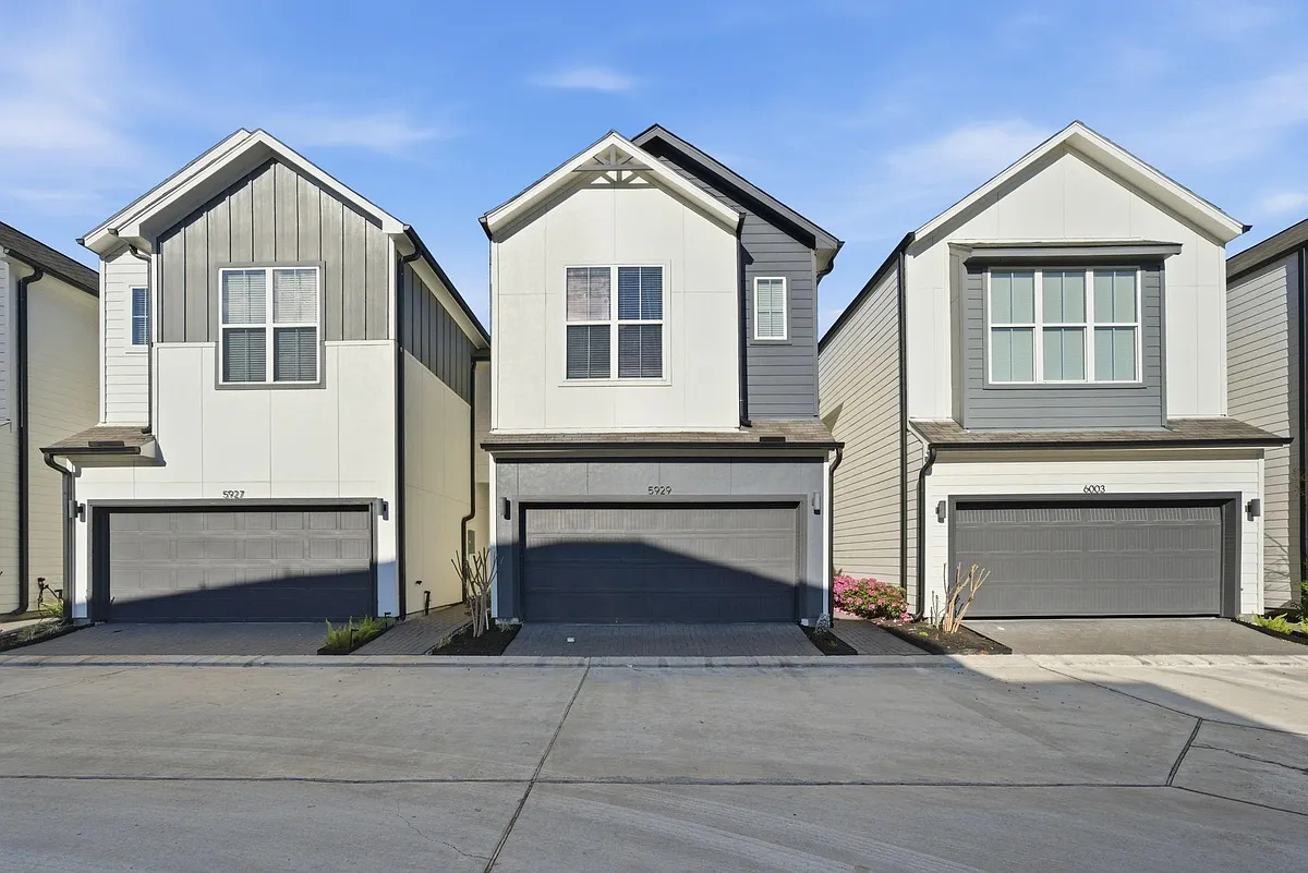 Building Photo - 5929 Haring Ln