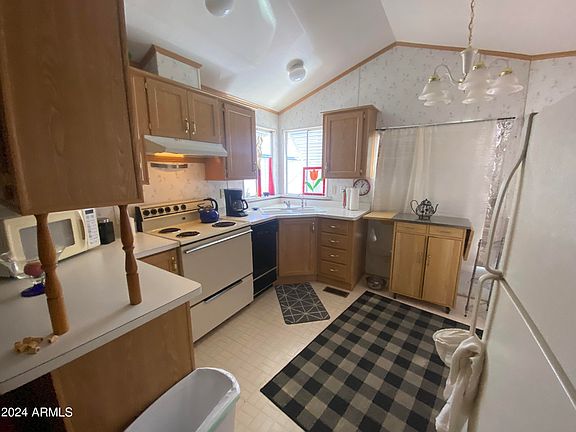 2nd image of 2125 S Dakota Avenue