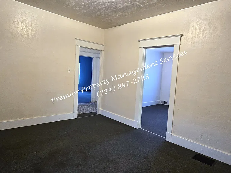 404 Center Ave — Photo 6