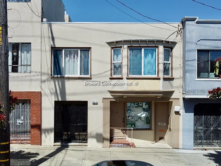 2422 Balboa St — Photo 1