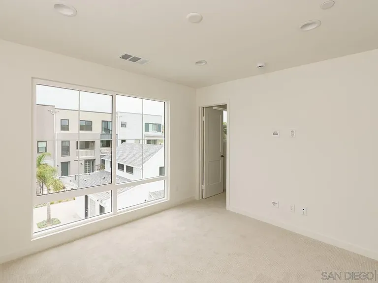 2564 Delphinium Ln — Photo 40