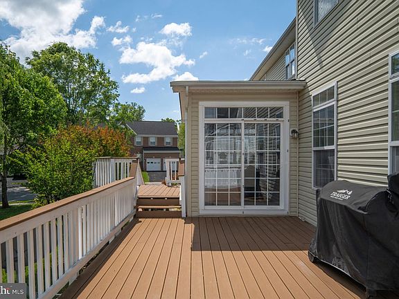 5th image of 8 Saint Richards Ct