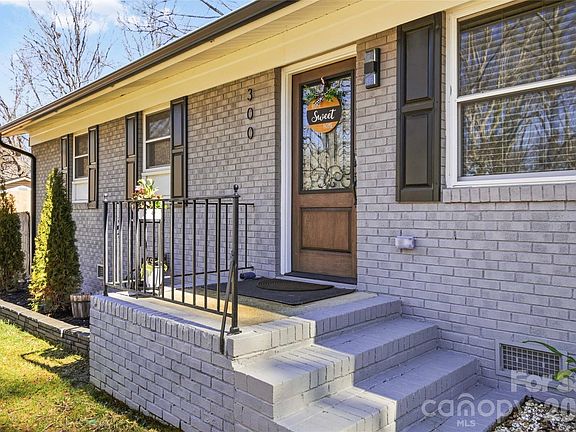 4th image of 300 Forest Park Rd