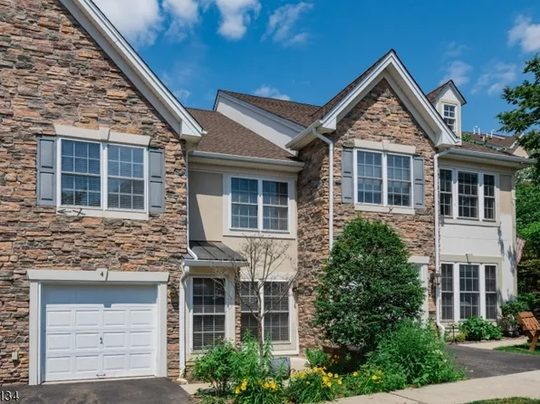 4 Walnut Ct, North Haledon Boro, NJ 07508