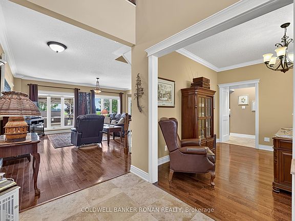 5th image of 128 Denney Dr
