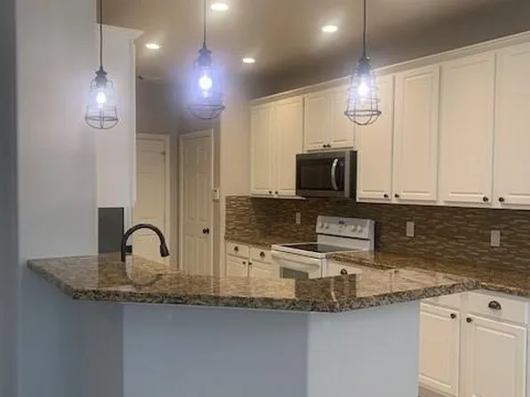 30 Peachridge Pl, Spring, TX 77382