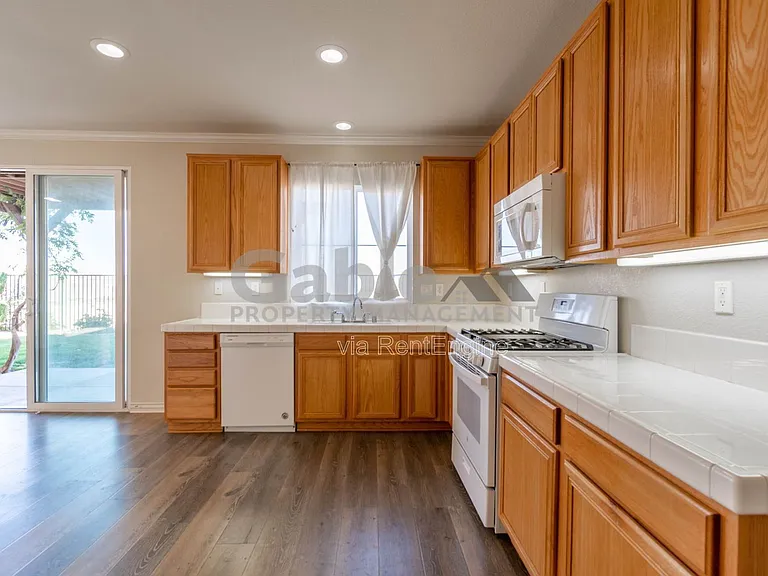 37400 Queen Anne Pl — Photo 4