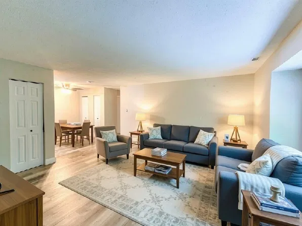 16 Thayer Pond Dr Unit 16, North Oxford, MA 01537