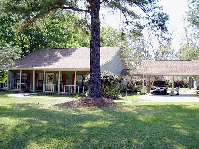 2nd image of 102 Bull Creek Rd