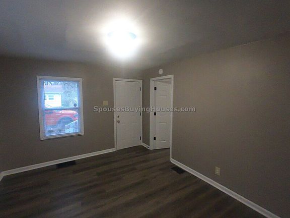 3rd image of 3841 E 31st St