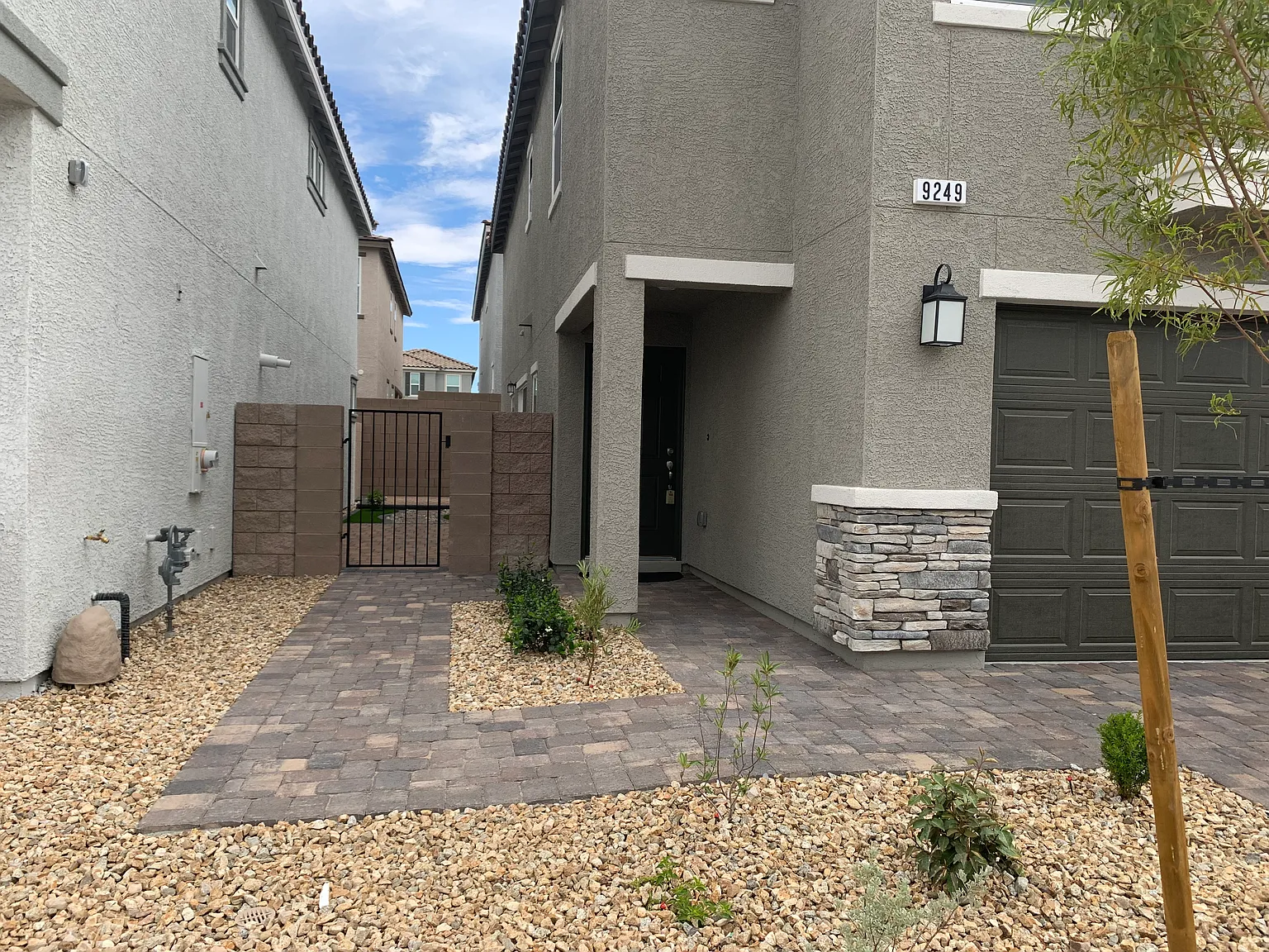 3 bed, 2.5 bath, 2069 sqft, $2,650 — Photo 4