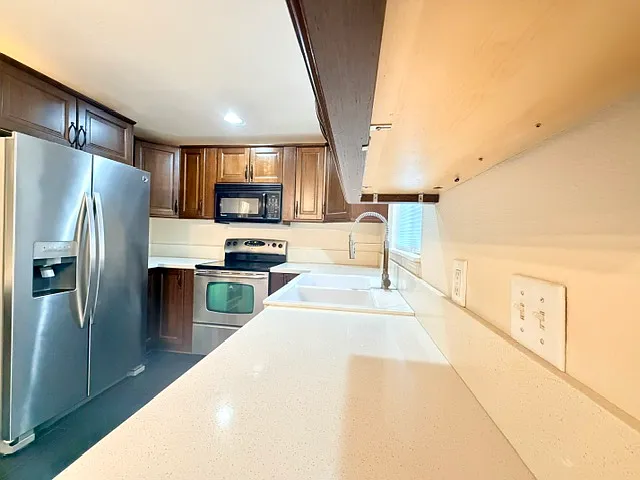 20628 NE 75th Pl — Photo 7