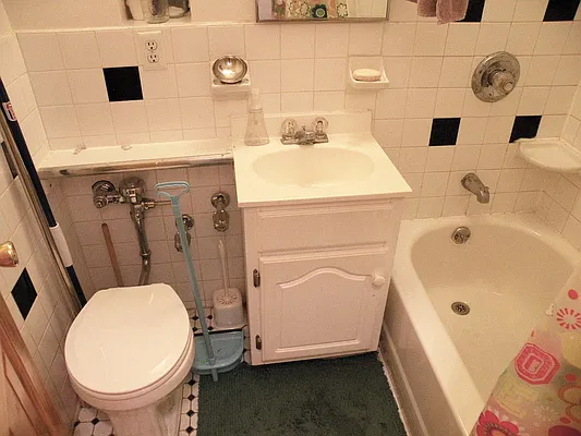 Rented by Site Realty Services | media 9